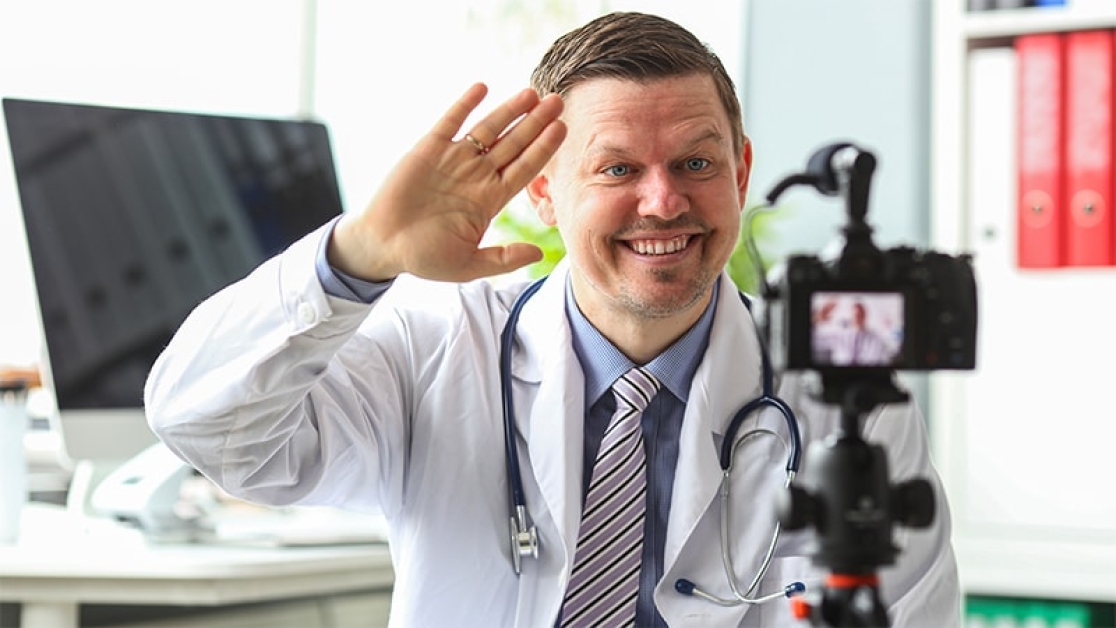 French Medical Council Sets Standards for Doctor-Influencers