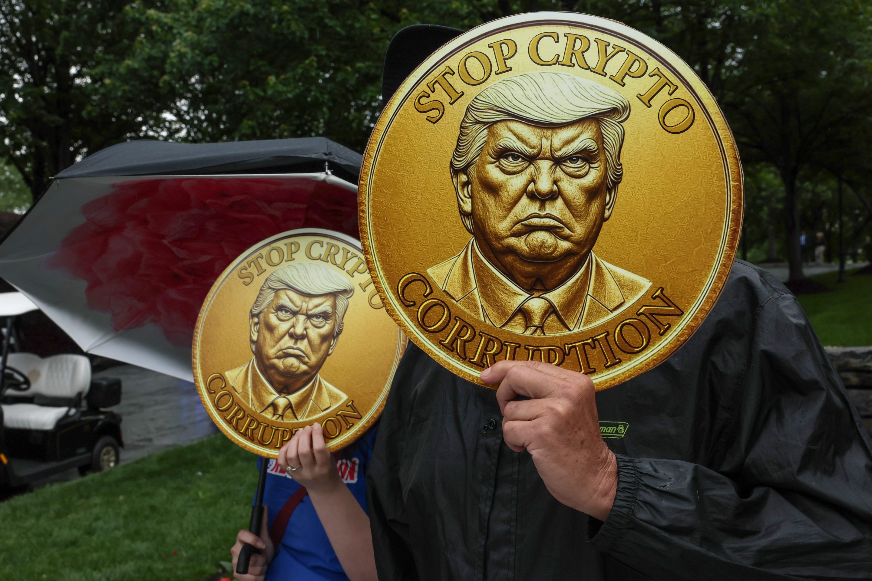 Protesters chanted “shame” in front of the dinner venue at the Trump National Golf Club in Potomac Falls, Va.