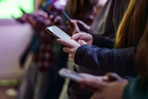 EU officials explore plans for teen social media bans