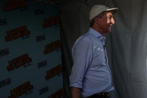 The Steyer campaign pays influencers. Their posts don’t always make that clear